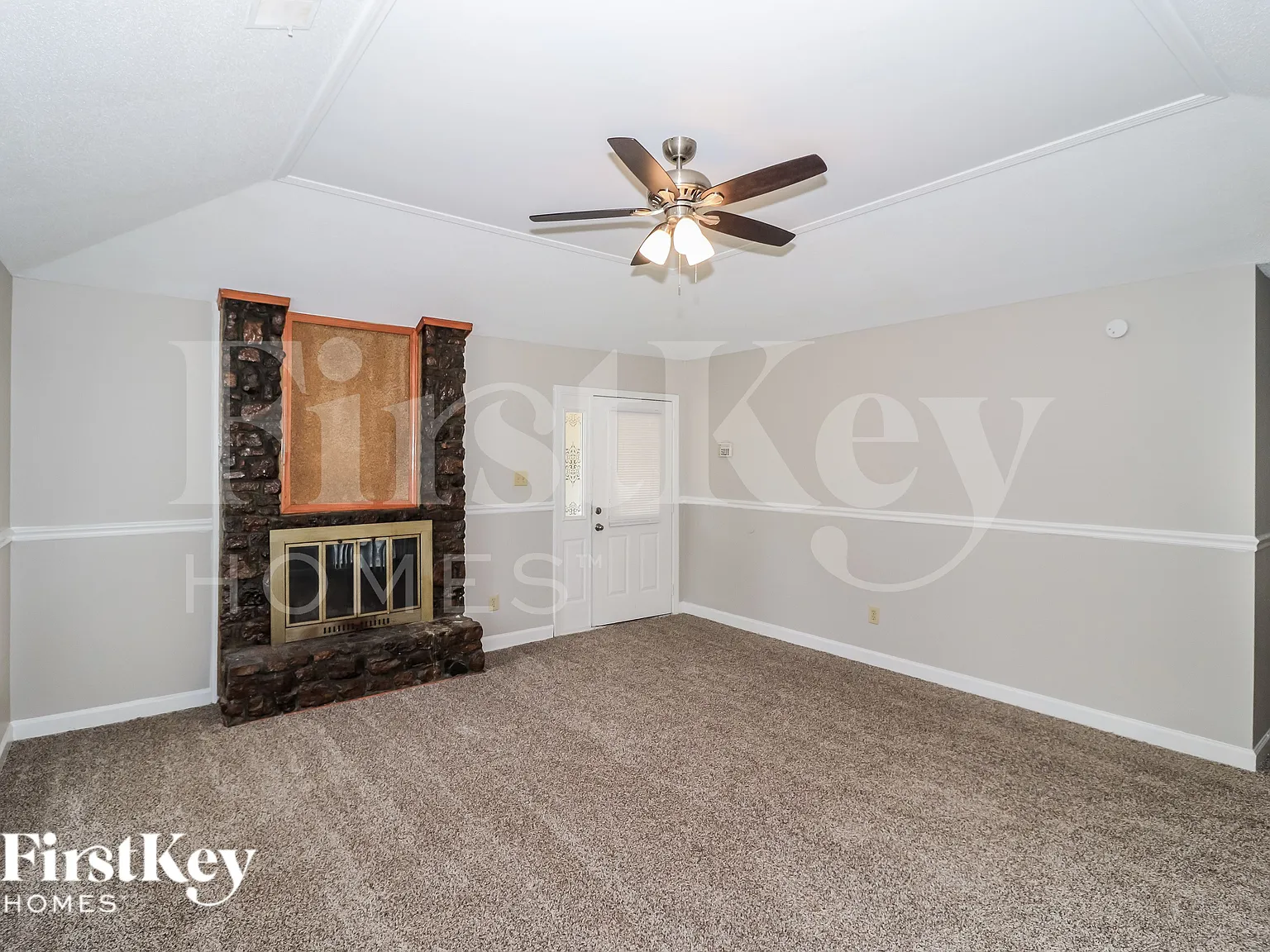 3 bed, 2.0 bath, 1472 sqft, $1,575 — Photo 3