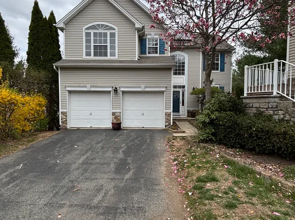 192 Winding Hill Dr, Hackettstown, NJ 07840