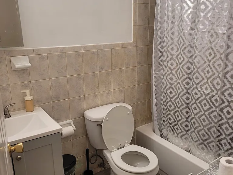 1049 Lafayette St #1 — Photo 9