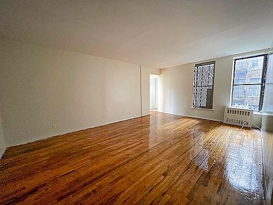 1st image of 284 Eastern Pkwy APT 4F