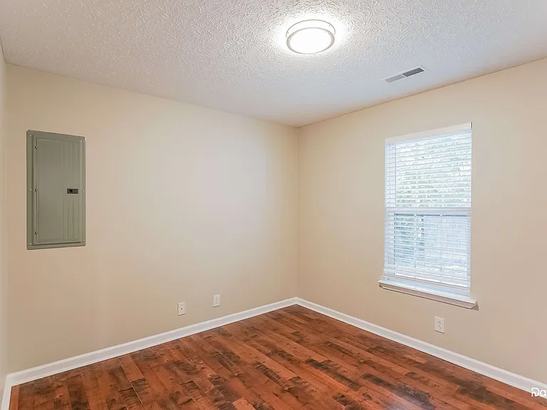 310 Reeves Ct — Photo 14