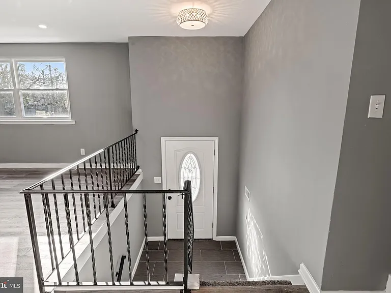 2344 Fernwood Ave — Photo 6