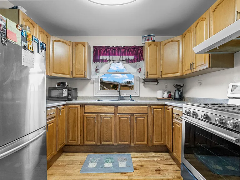 360 Gorge Rd #2 — Photo 11