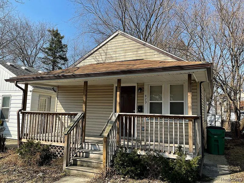 429 E Hayes Ave