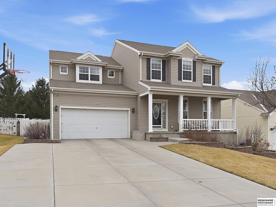 1st image of 1408 N 209th Ave