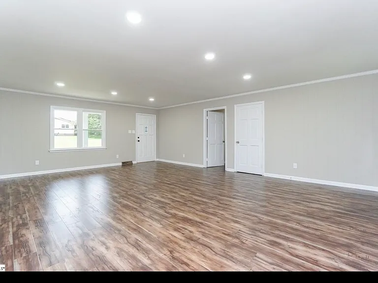 103 Newman Dr — Photo 4