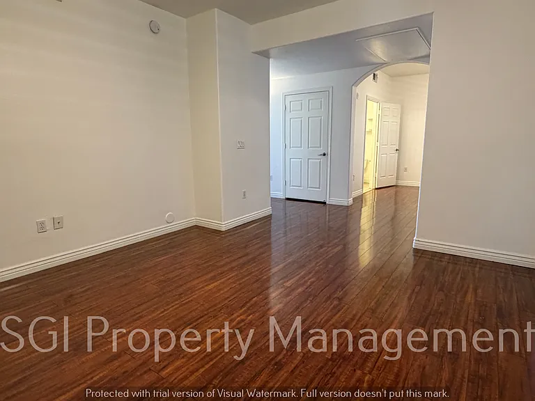 920 E Devonshire Ave #2011 — Photo 7