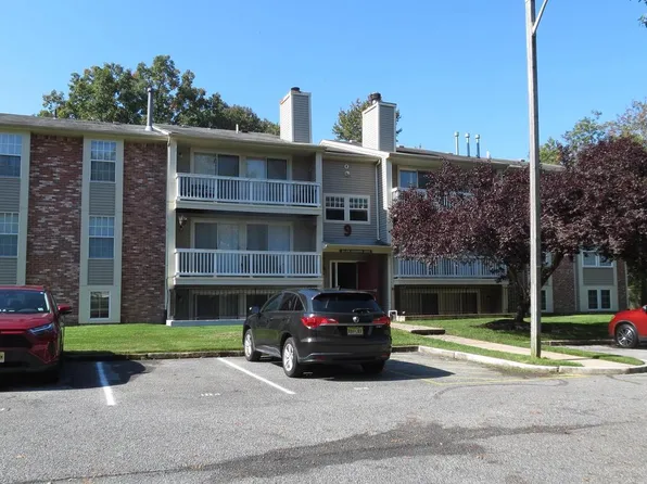 93 Kenwood Dr, Sicklerville, NJ 08081