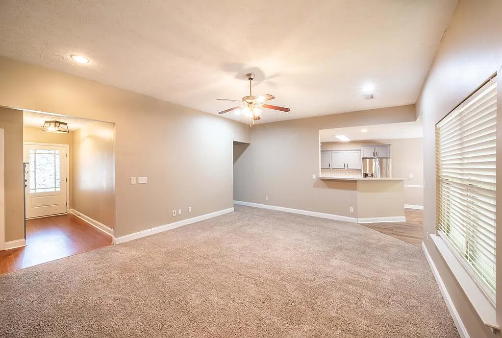 4 bed, 2.0 bath, 1754 sqft, $2,000 — Photo 4