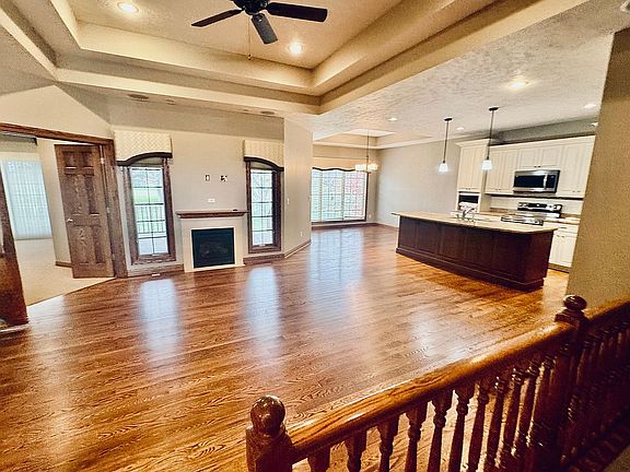 4th image of 3112 Laramie Dr