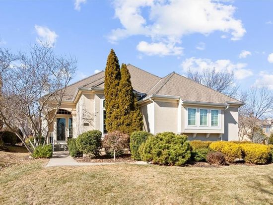 11812 S Carriage Rd, Olathe, KS 66062