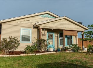 904 S Young St, Rockport, TX 78382