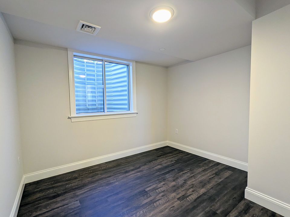 Building Photo 5