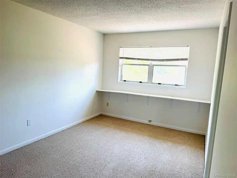 15 Pond Dr W — Photo 12