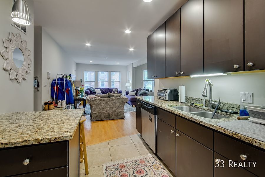 1st image of 1418 W Arthur Ave #1