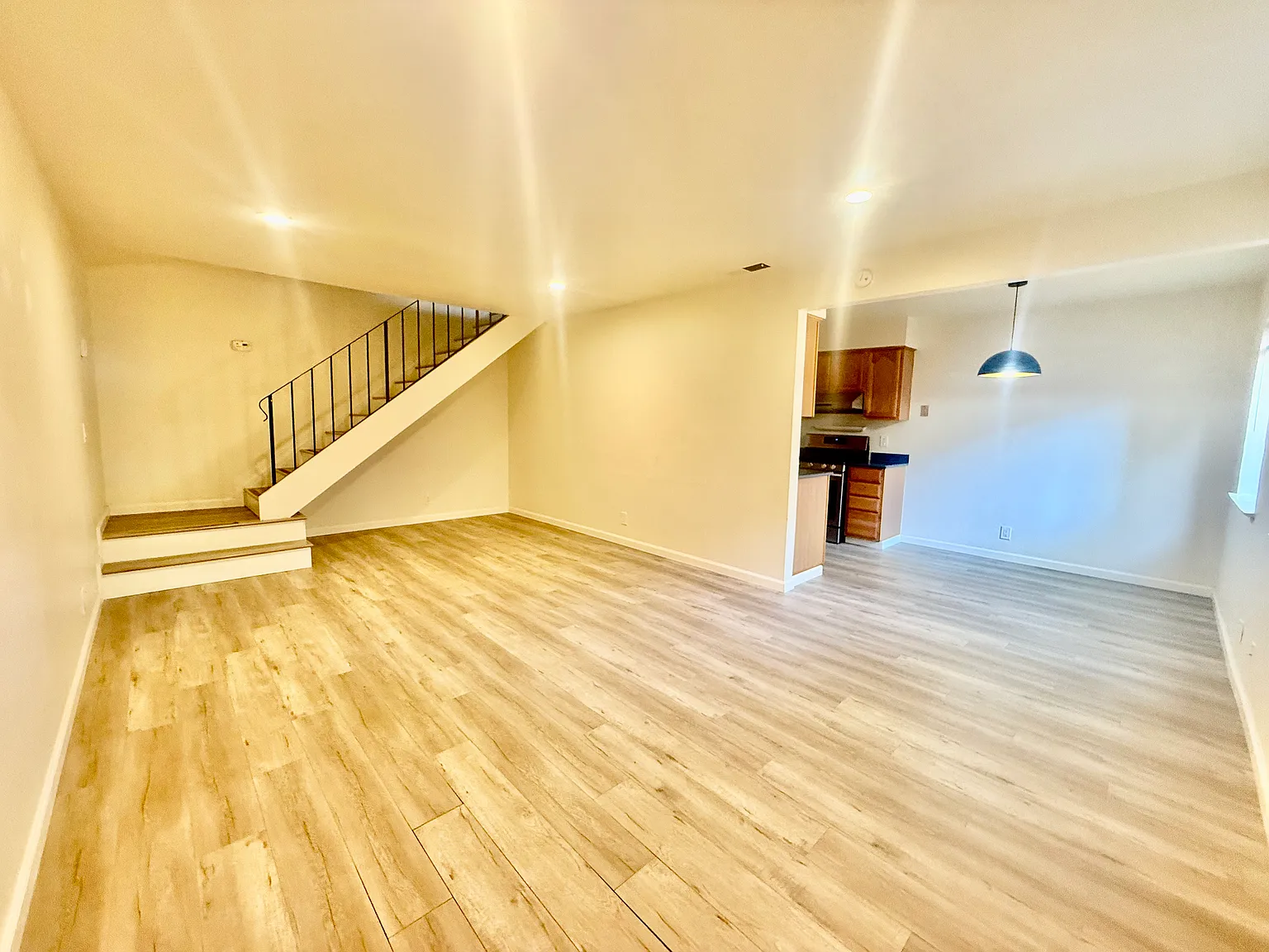 2 bed, 1.5 bath, 1003 sqft, $2,999 — Photo 1