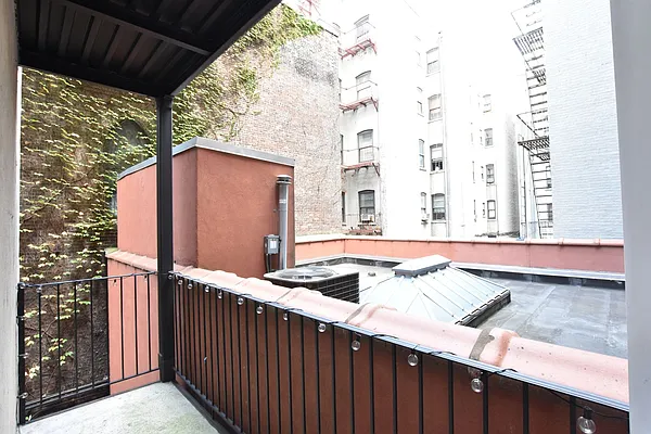 Rented by Clove Realty LLC | media 2