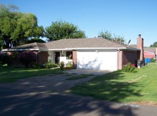 855 Velvet Dr, Bosque Farms, NM 87068