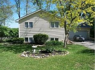 226 Rochester Rd NE, Poplar Grove, IL 61065