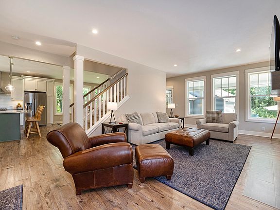 5th image of 487 Sunset Ln