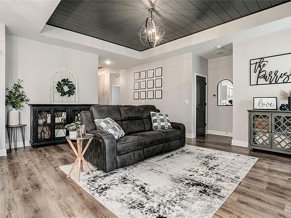 5th image of 12454 Meadow Ln
