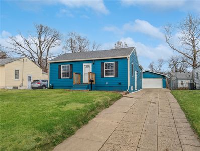 1729 Merle Hay Rd, Des Moines, IA, 50310