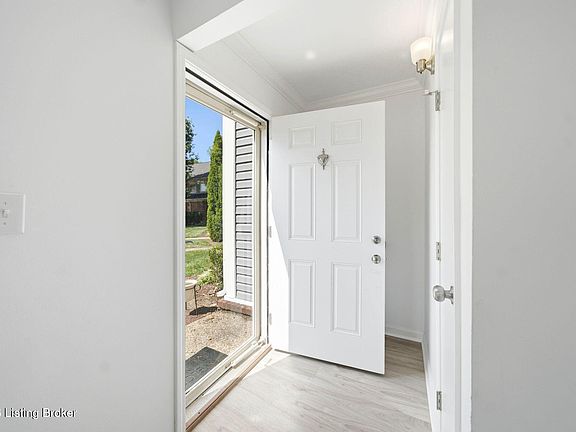 4th image of 700 Yorkwood Pl