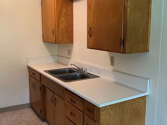 5th image of 428 W Oak St APT 6