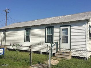 902 Domingue St, Scott, LA 70583