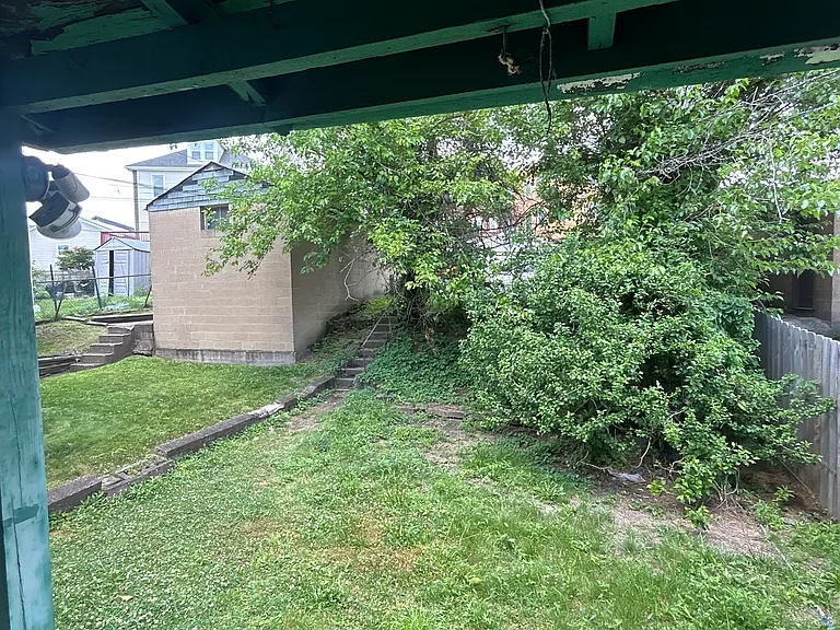 521 Maple St — Photo 10