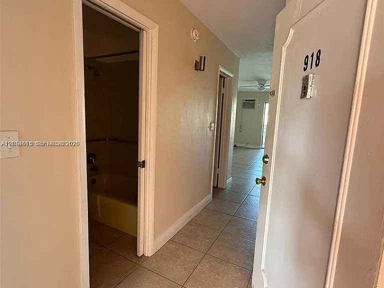 18707 NE 2nd Ave #918 — Photo 4