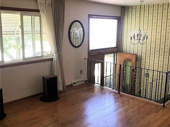 2nd image of 5827 Middlebrook Blvd