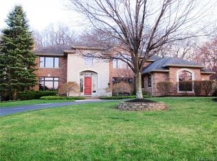 5937 Carmen Ct W, Orchard Lake, MI 48324