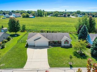 2838 Blue Spruce Dr, Green Bay, WI 54311