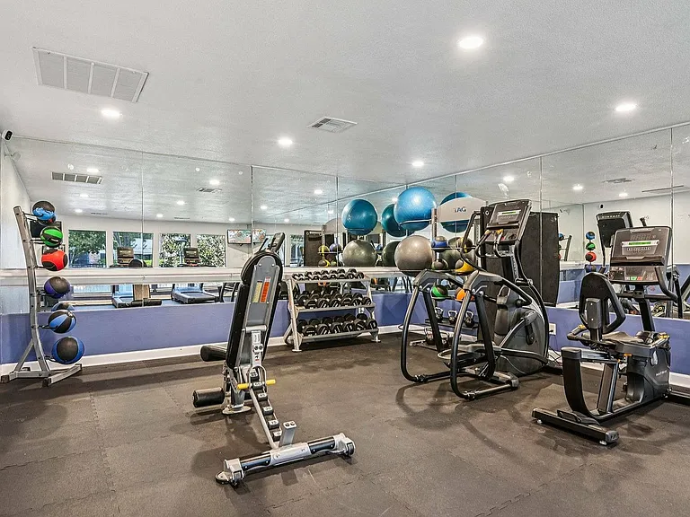 87-web-or-mls-Brown St-0310-909