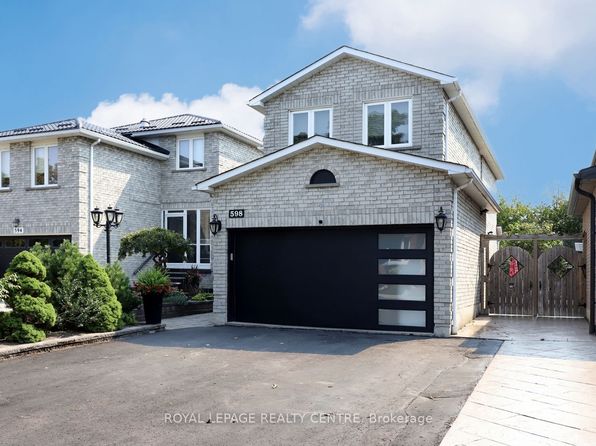 598 Pilcom Ct, Mississauga, ON L5B 4A3