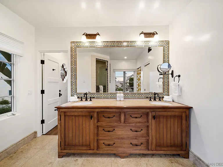 7344 Olivetas Ave — Photo 37