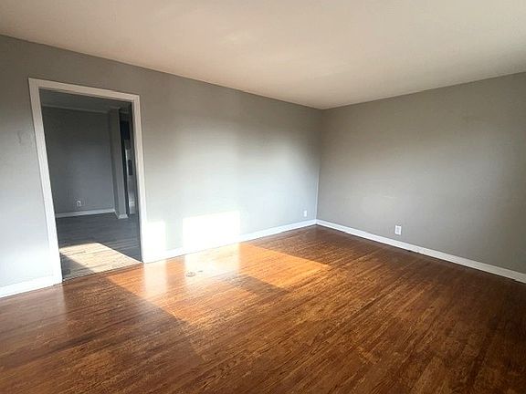 2nd image of 204 Yorktown Rd