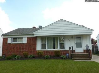 6606 Queens Park Ave, Mayfield Heights, OH 44124