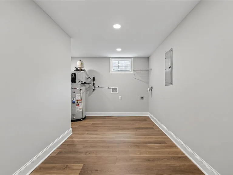 221 Clearview Dr — Photo 32