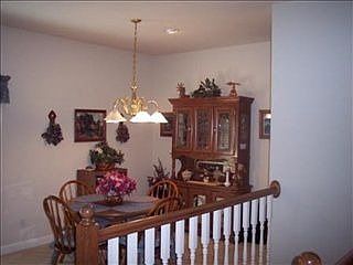 4th image of 933 SW Woodbridge Ct