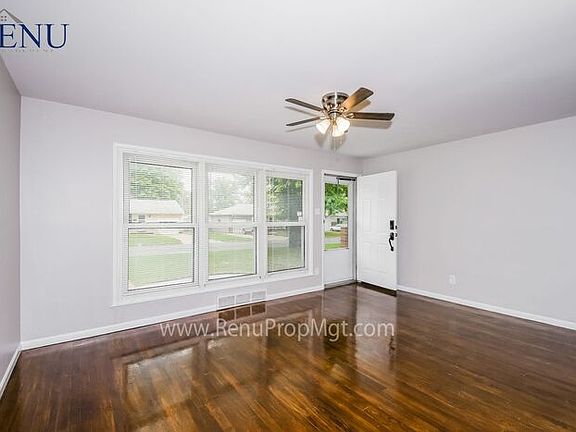 3rd image of 830 Babler Dr
