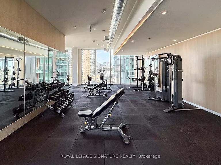135 E Liberty St #Penthouse 9 — Photo 33