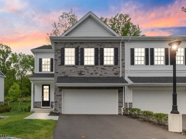 18 Mccluskey Pl, Morris Plains Boro, NJ 07950