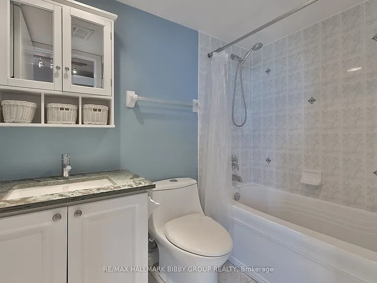 410 Queens Quay W #1103 — Photo 24