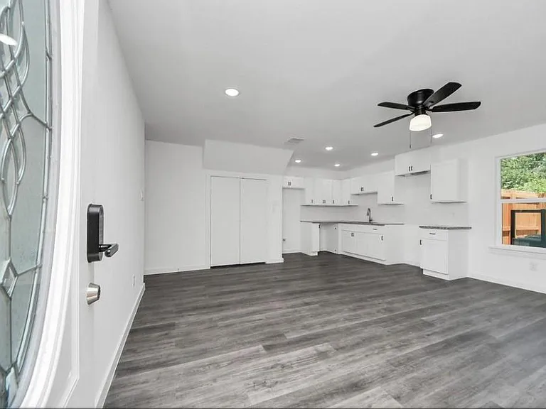 2322 Wavell St #A-B — Photo 4