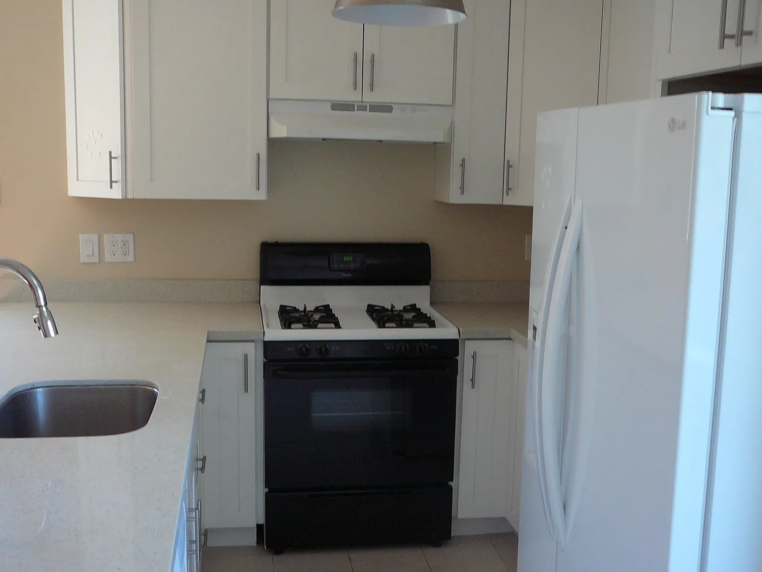 121 Broadway St — Photo 3