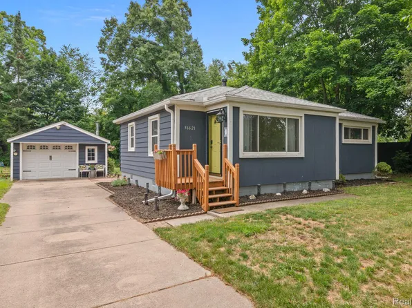 36621 Parkdale St, Livonia, MI 48150