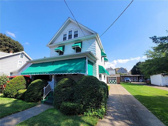2nd image of 715 W 22nd St