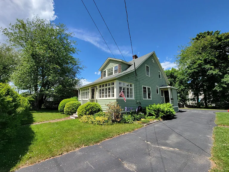 10 Phillips Rd — Photo 2
